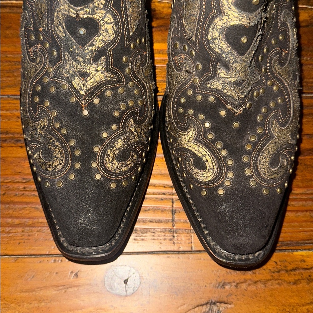 Corral Black and Gold Ankle Boots - Picture 16 of 16